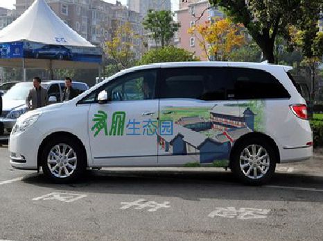 台前户外车贴喷绘如何保持效果?